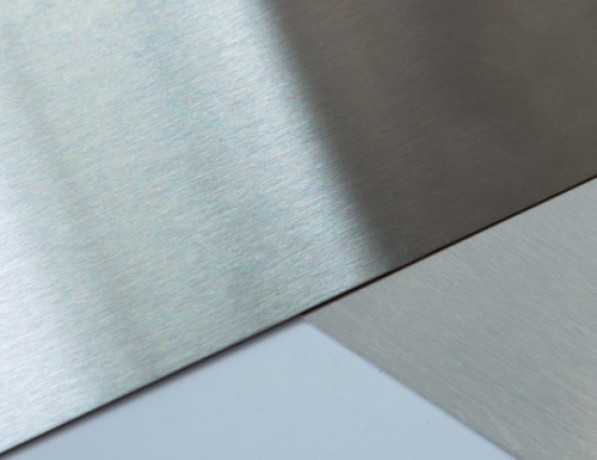 Лист нержавеющий 3N+PE шлифованный с защитной пленкой х/к AISI 304 1 мм ASTM A240 фото